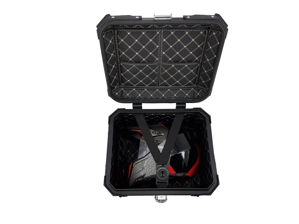 GPR TECH TOP CASE ALPI-TECH 35 LT. BLACK Top case in aluminum, black color with universal plate included Capacity 35 LT.