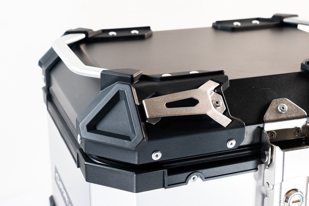 GPR TECH TOP CASE ALPI-TECH 55 LT SILVER Top case in aluminum,including soft backrest, silver color with universal plate  Capacity 55 LT.