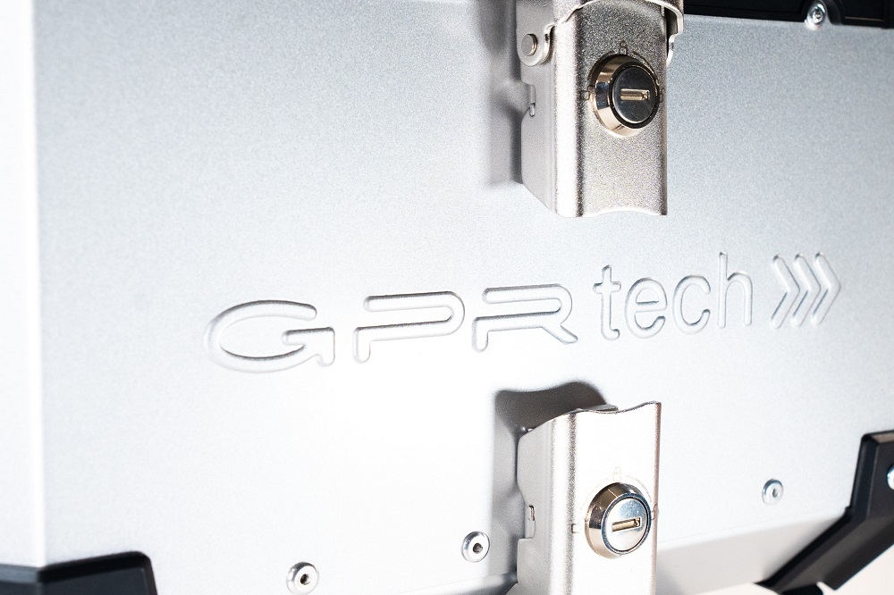 GPR TECH TOP CASE ALPI-TECH 55 LT SILVER Top case in aluminum,including soft backrest, silver color with universal plate  Capacity 55 LT.