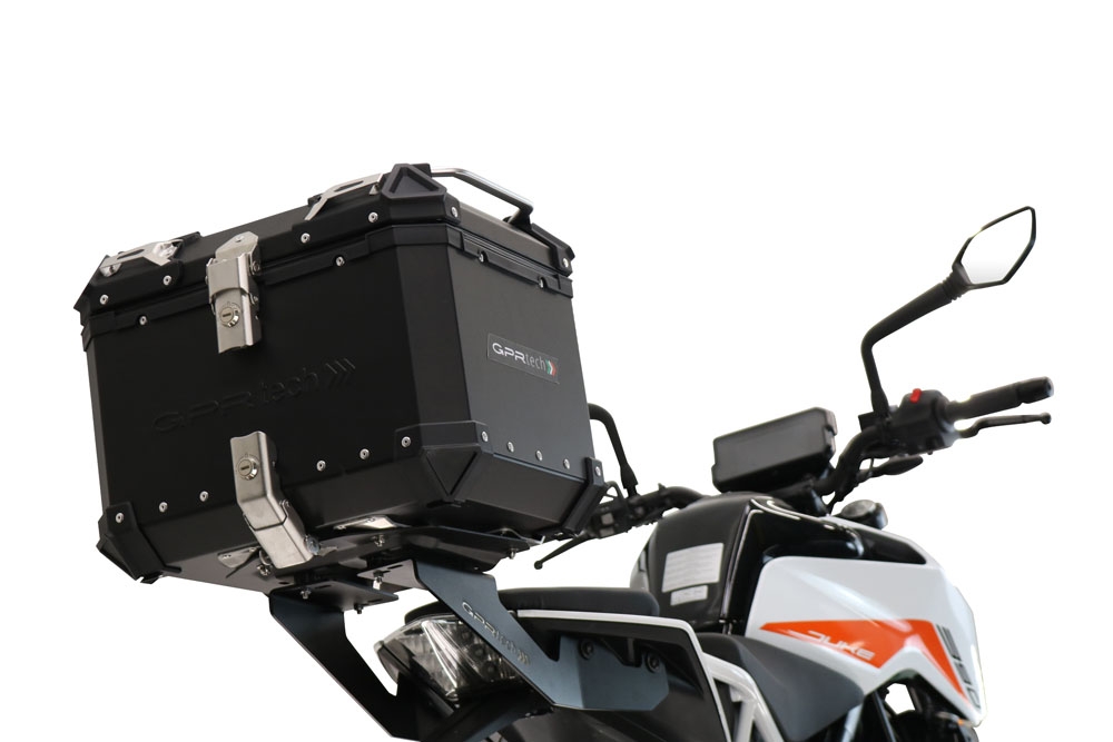 Top case GPR TECH compatible with  Ktm Duke 125 2017/2020 e4 GPR TECH Top case in aluminum, black color including, roof rack and specific plate Capacity 26 LT.