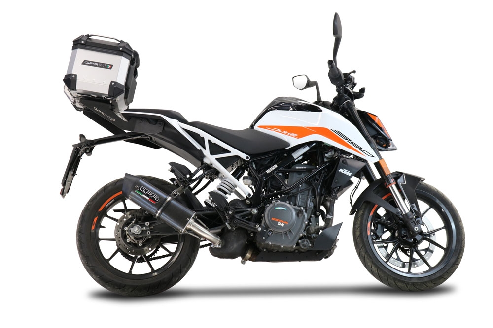 Top case GPR TECH compatible with  Ktm Duke 125 2017/2020 e4 GPR TECH Top case in aluminum, silver color, including roof rack and specific plate Capacity 26 LT.