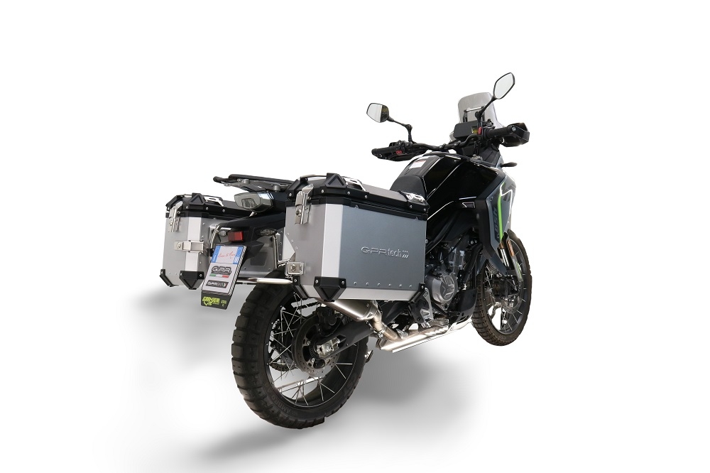 GPR TECH compatible with  Cf Moto 450MT 2023/2025 Euro5 Plus GPR TECH Pair of side cases aluminum made with contoured right side, silver color with specific pannier holder Capacity 38 LT. + 32 LT.
