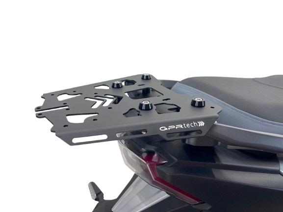 Top case GPR TECH compatible with  Bmw G 310 Gs 2017/2021 e4 GPR TECH Top case in aluminum, silver color with specific plate included Capacity 26 LT.